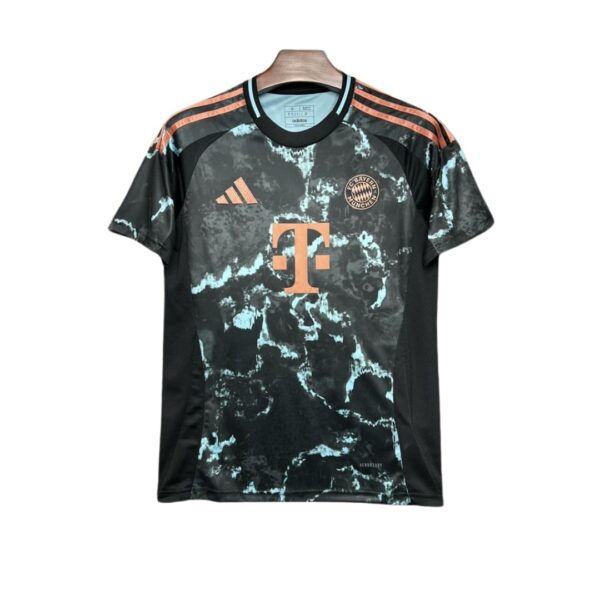 Bayern Múnich Visita 24/25