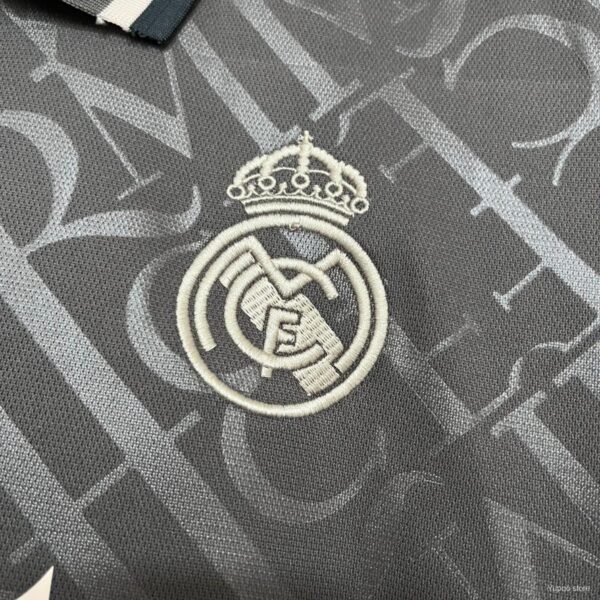 Real Madrid Altenativa 24/25 - Imagen 3